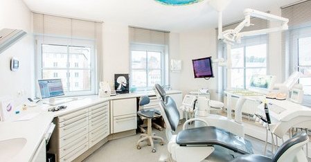 Имплантация и протезирование зубов в Мюнхене